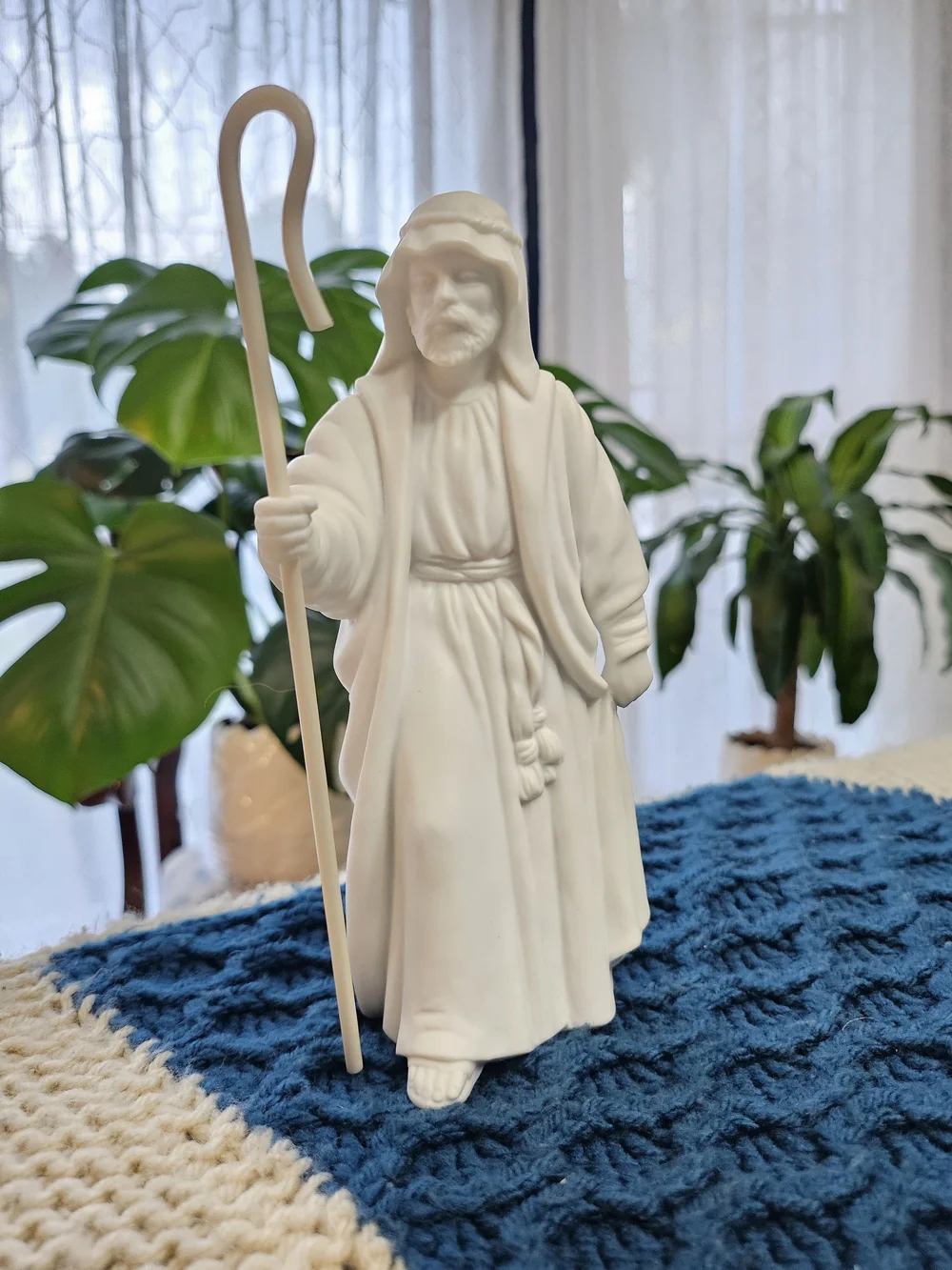 Avon Nativity Collectibles The Shepherd Porcelain Figurine 1983 Vintage
